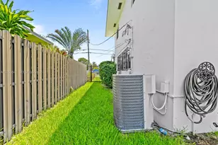 2045 NW 115th St, Miami, FL 33167 - Photo 37