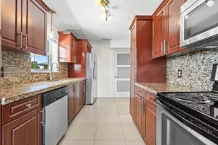 2045 NW 115th St, Miami, FL 33167 - Photo 19