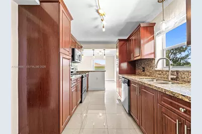 2045 NW 115th St, Miami, FL 33167 - Photo 13