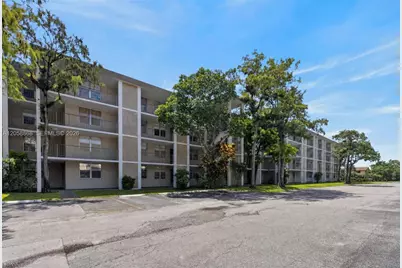 2900 NW 48th Ter #310, Lauderdale Lakes, FL 33313 - Photo 1