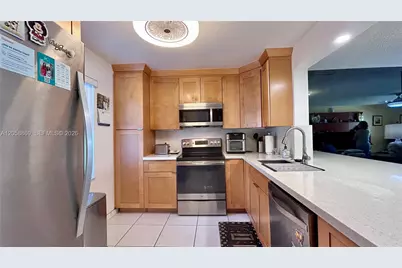 190 SE 5th Ave #104, Dania Beach, FL 33004 - Photo 3
