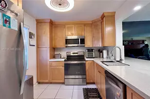 190 SE 5th Ave, Dania Beach, FL 33004 - Photo 3