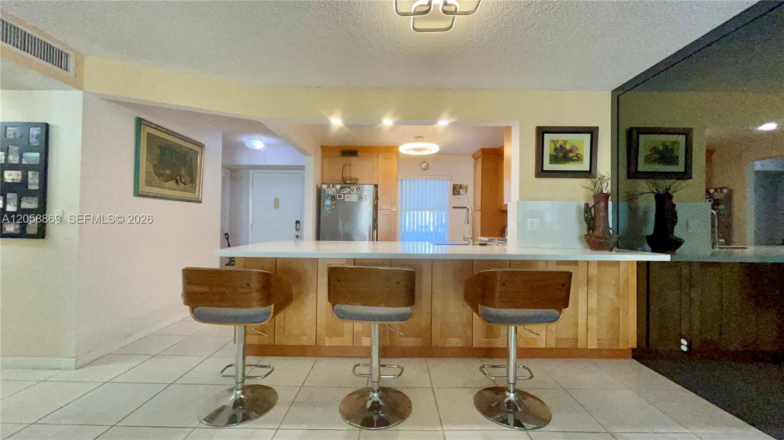 190 SE 5th Ave #104 main architectural view