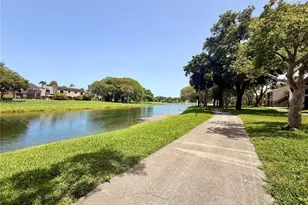 15570 SW 105th Ln, Miami, FL 33196 - Photo 41