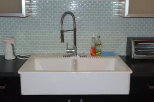 1301 NE Miami Gardens Dr, Miami, FL 33179 - Photo 7