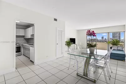 3 Island Ave #09L, Miami Beach, FL 33139 - Photo 3