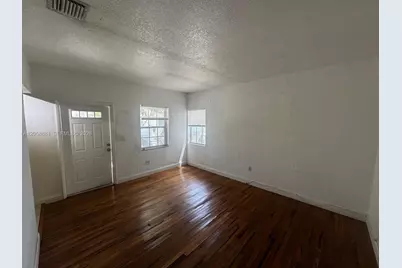 8335 Crespi Blvd #2, Miami Beach, FL 33141 - Photo 7