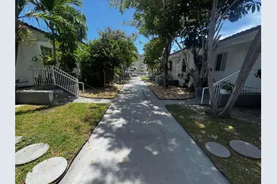 8335 Crespi Blvd #2, Miami Beach, FL 33141 - Photo 13