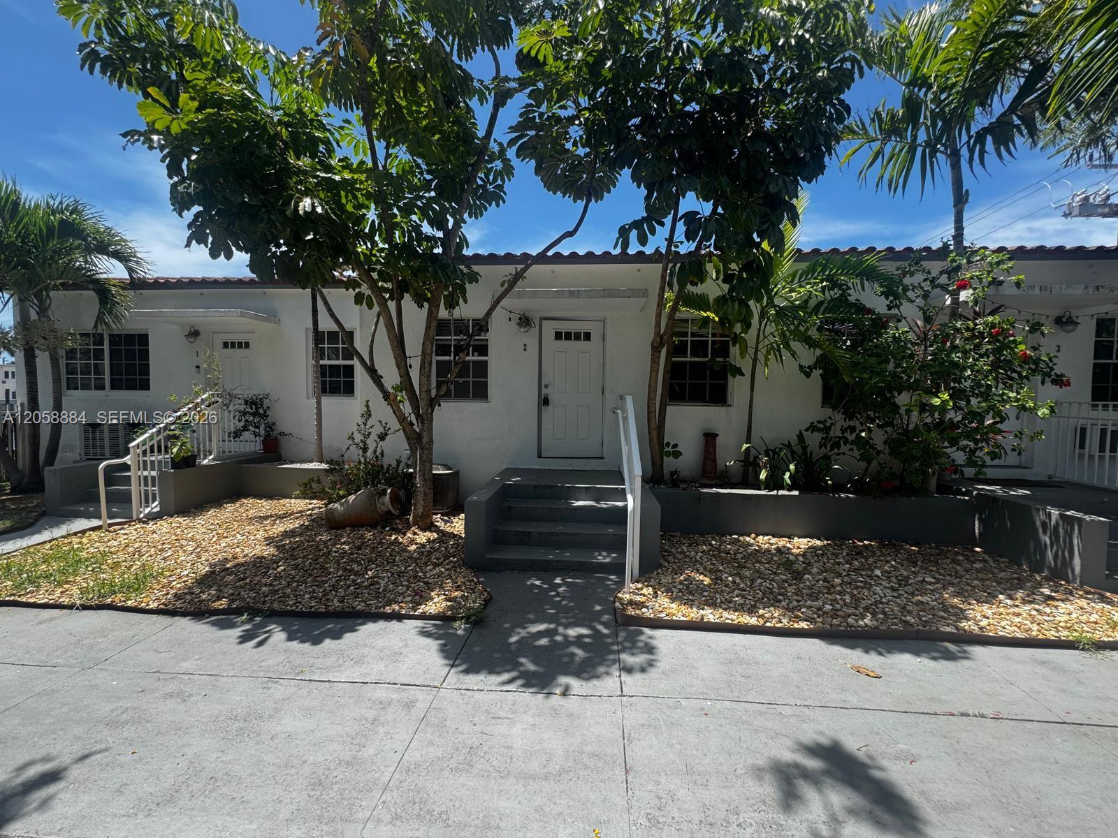 8335 Crespi Blvd #2 main architectural view