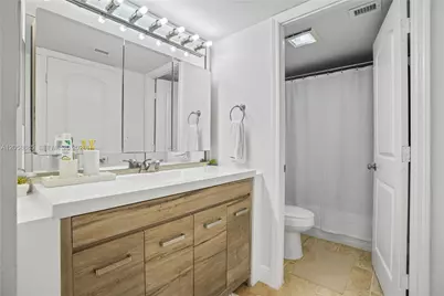 3200 N Port Royale Dr N #210, Fort Lauderdale, FL 33308 - Photo 15