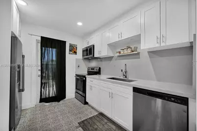 2925 NW 63rd St, Miami, FL 33147 - Photo 15