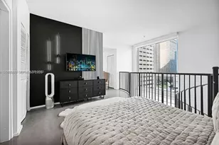 300 S Biscayne Blvd, Miami, FL 33131 - Photo 11