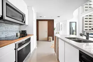 300 S Biscayne Blvd, Miami, FL 33131 - Photo 7