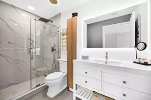 300 S Biscayne Blvd, Miami, FL 33131 - Photo 15