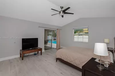 945 NW 202nd Ave, Pembroke Pines, FL 33029 - Photo 21