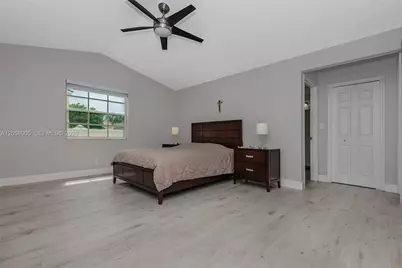 945 NW 202nd Ave, Pembroke Pines, FL 33029 - Photo 13