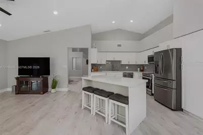 945 NW 202nd Ave, Pembroke Pines, FL 33029 - Photo 17