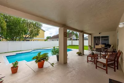 945 NW 202nd Ave, Pembroke Pines, FL 33029 - Photo 33