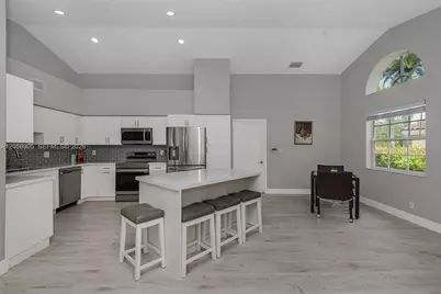945 NW 202nd Ave, Pembroke Pines, FL 33029 - Photo 19