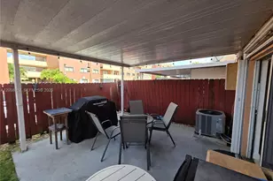 8085 NW 8th St, Miami, FL 33126 - Photo 21