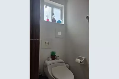 8085 NW 8th St #6, Miami, FL 33126 - Photo 9