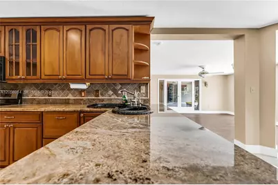 12731 NW 1st St, Plantation, FL 33325 - Photo 23