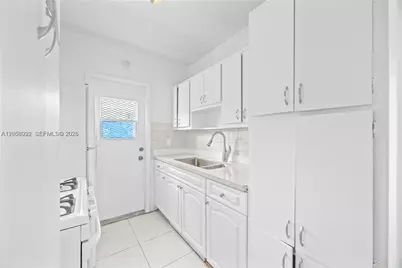2072 NE 169th St #2, North Miami Beach, FL 33162 - Photo 3