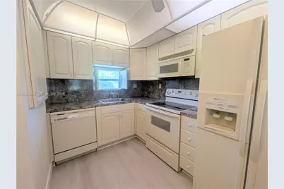 820 S Hollybrook Dr #303, Pembroke Pines, FL 33025 - Photo 5