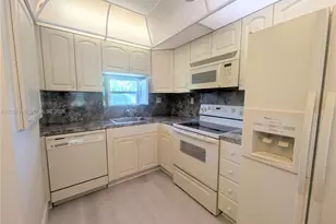 820 S Hollybrook Dr, Pembroke Pines, FL 33025 - Photo 5
