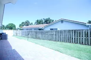6486 Woodbury Rd, Boca Raton, FL 33433 - Photo 25