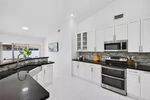 19352 NW 11th St, Pembroke Pines, FL 33029 - Photo 21