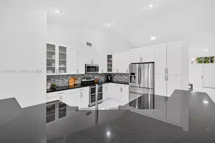 19352 NW 11th St, Pembroke Pines, FL 33029 - Photo 27
