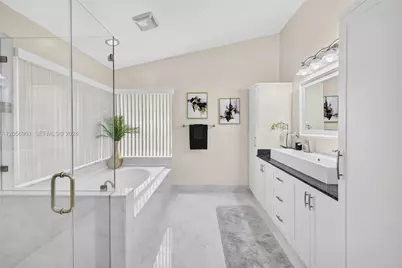 19352 NW 11th St, Pembroke Pines, FL 33029 - Photo 45