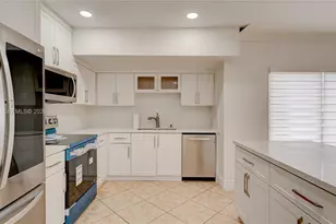 2953 SW 23rd St, Miami, FL 33145 - Photo 17