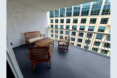 1200 Brickell Bay Dr #3708, Miami, FL 33131 - Photo 9