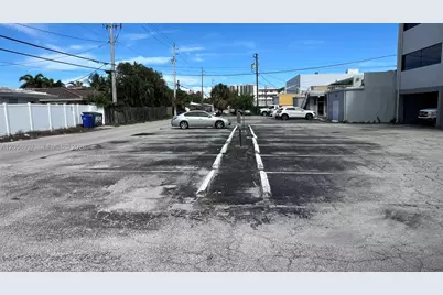 2729 E Oakland Park Blvd, Fort Lauderdale, FL 33306 - Photo 23