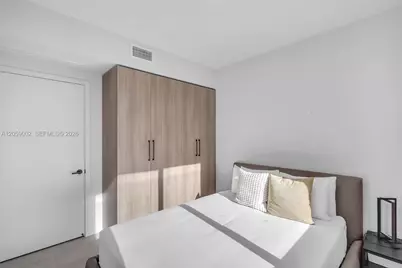121 NE 5th St #2708, Miami, FL 33132 - Photo 13