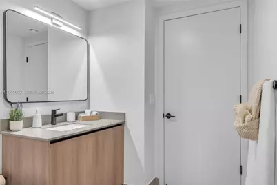 121 NE 5th St #2708, Miami, FL 33132 - Photo 15