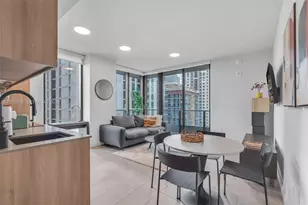 121 NE 5th St, Miami, FL 33132 - Photo 3