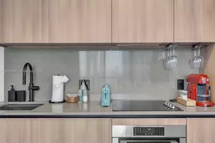 121 NE 5th St, Miami, FL 33132 - Photo 7