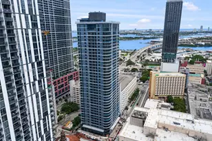 121 NE 5th St, Miami, FL 33132 - Photo 45