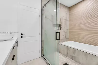 8651 SW 12th St, Pembroke Pines, FL 33025 - Photo 19