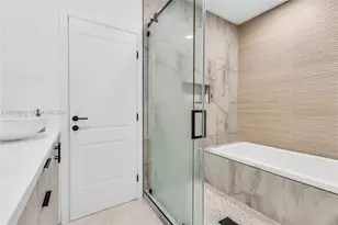 8651 SW 12th St, Pembroke Pines, FL 33025 - Photo 19