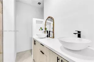8651 SW 12th St, Pembroke Pines, FL 33025 - Photo 17