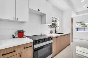 8651 SW 12th St, Pembroke Pines, FL 33025 - Photo 5