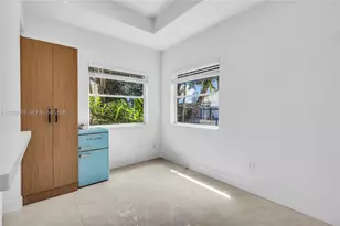 8651 SW 12th St, Pembroke Pines, FL 33025 - Photo 7