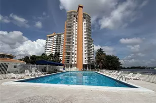 1351 NE Miami Gardens Dr, Miami, FL 33179 - Photo 3