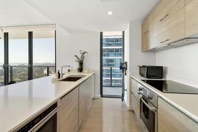1300 S Miami Ave #3406, Miami, FL 33130 - Photo 5