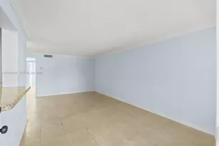 7620 Carlyle Ave, Miami Beach, FL 33141 - Photo 5