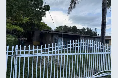 809 NW 108th St, Miami, FL 33168 - Photo 1